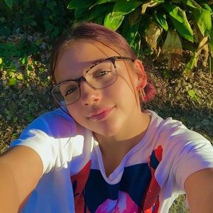 Meet your Posher, Stella